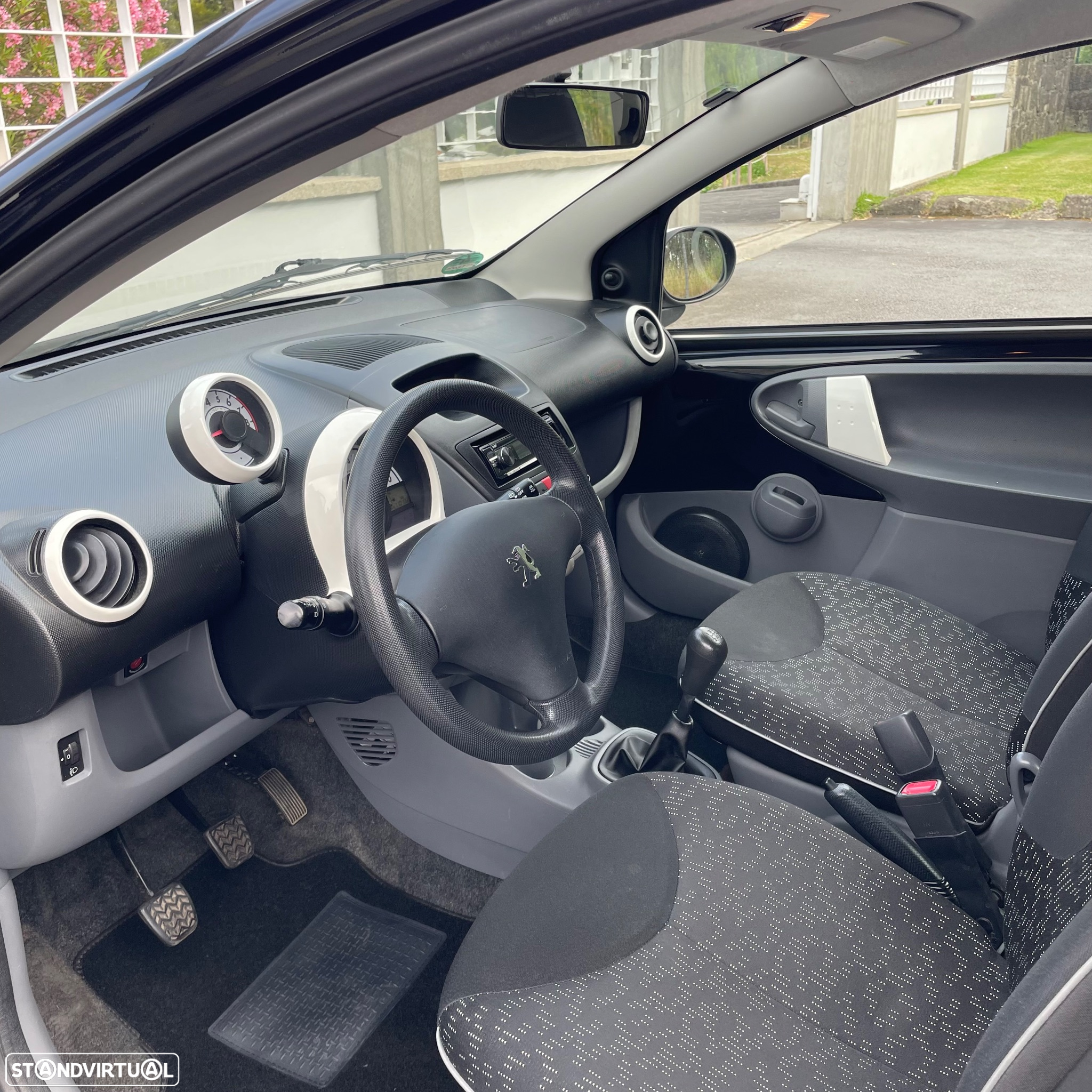 Peugeot 107 1.0 Urban - 7