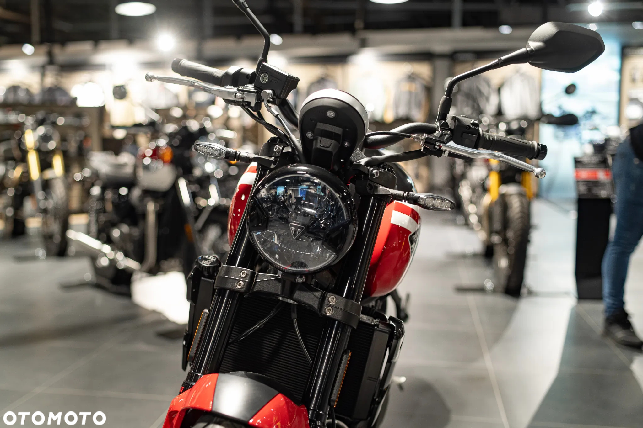 Triumph Trident - 18
