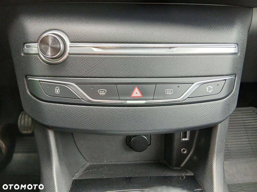 Peugeot 308 1.2 PureTech Active S&S - 24