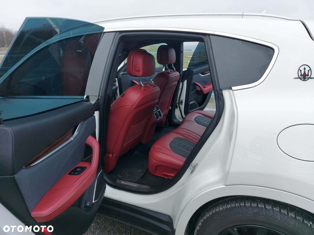 Maserati Levante Q4 GranLusso - 30