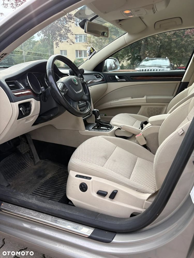Skoda Superb 1.8 TSI Elegance DSG - 7