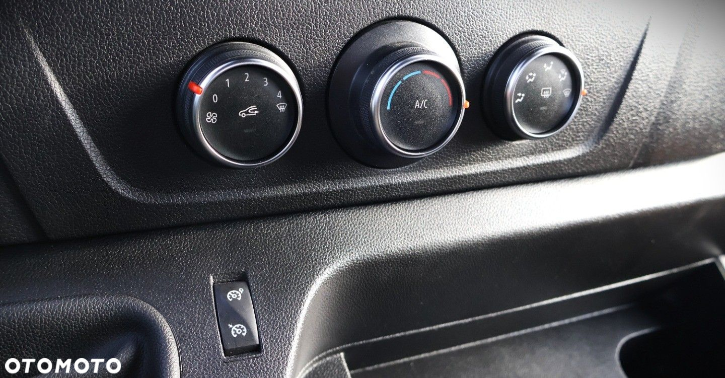 Nissan NV400 - 19