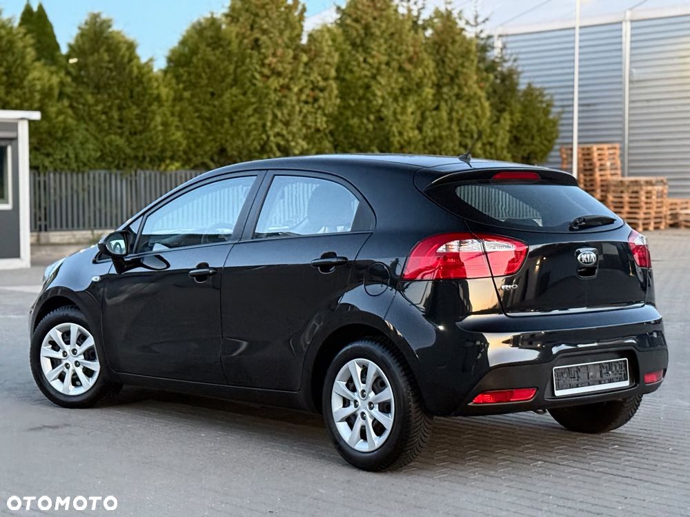 Kia Rio - 10