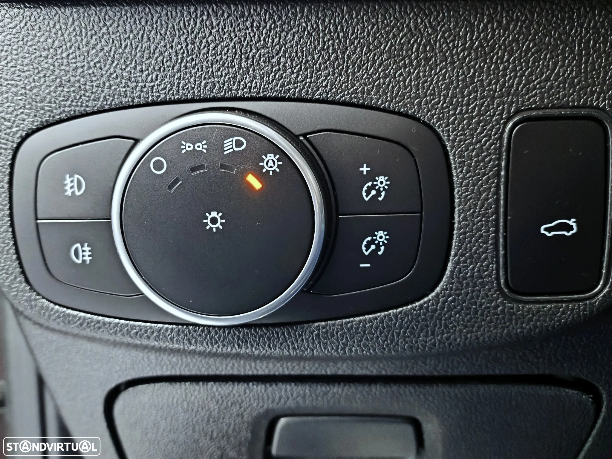 Ford Focus 1.0 EcoBoost Vignale - 29
