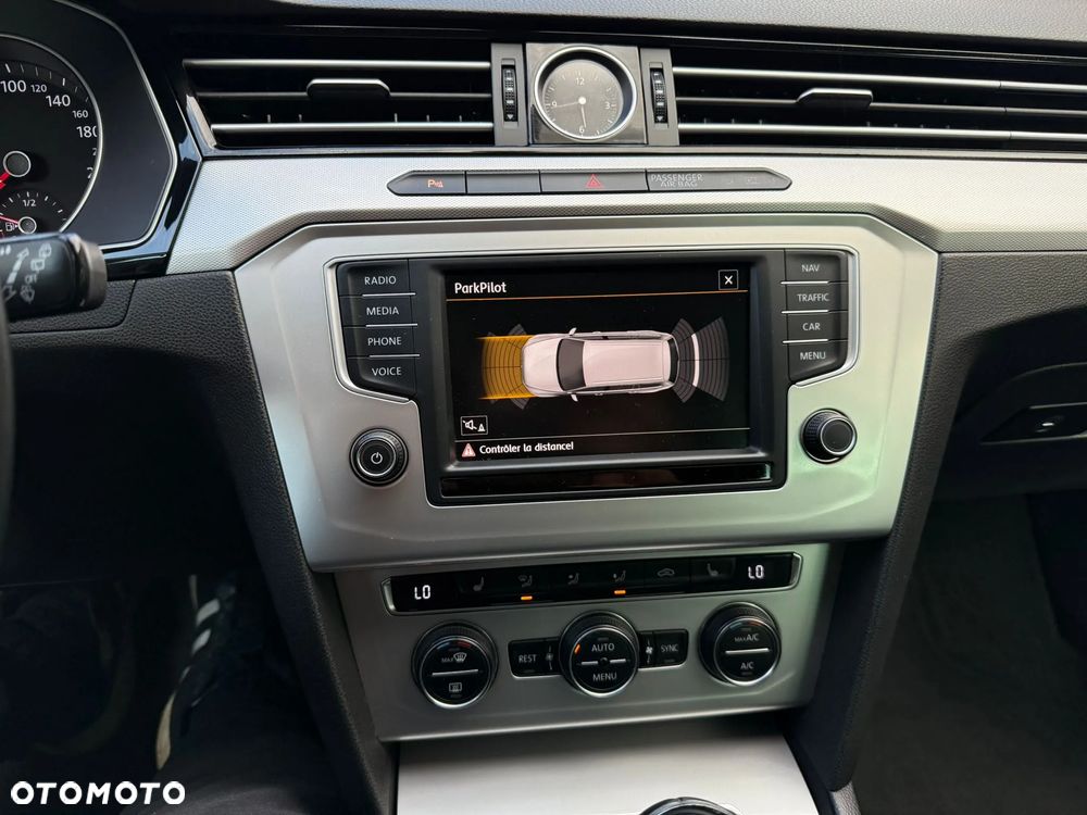 Volkswagen Passat 1.6 TDI (BlueMotion Technology) Comfortline - 11