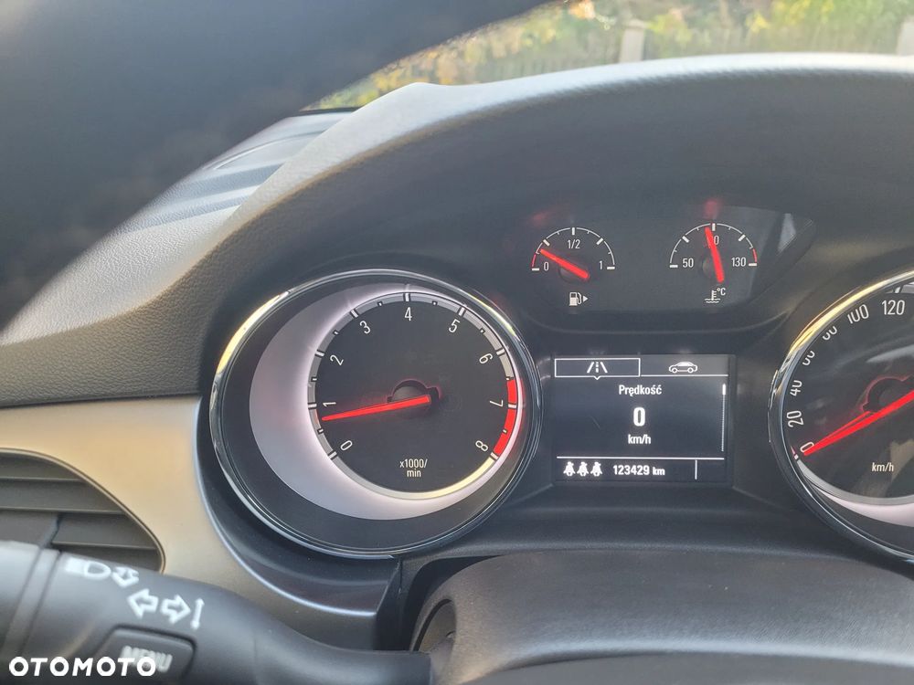 Opel Astra 1.4 Turbo Edition - 35