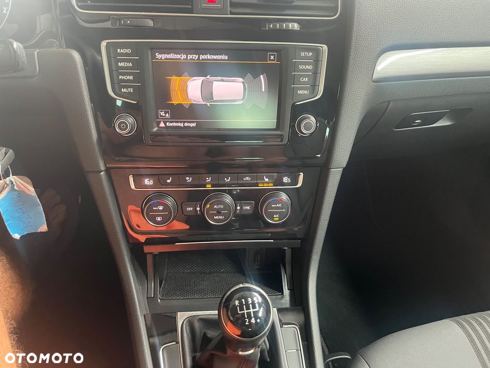 Volkswagen Golf 1.6 TDI BlueMotion Technology Comfortline - 35