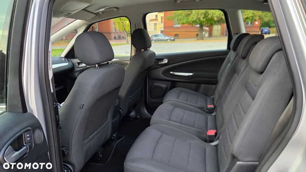 Ford S-Max - 16