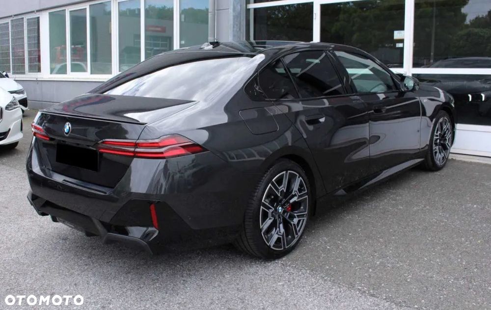 BMW Seria 5 520d xDrive mHEV M Sport - 6