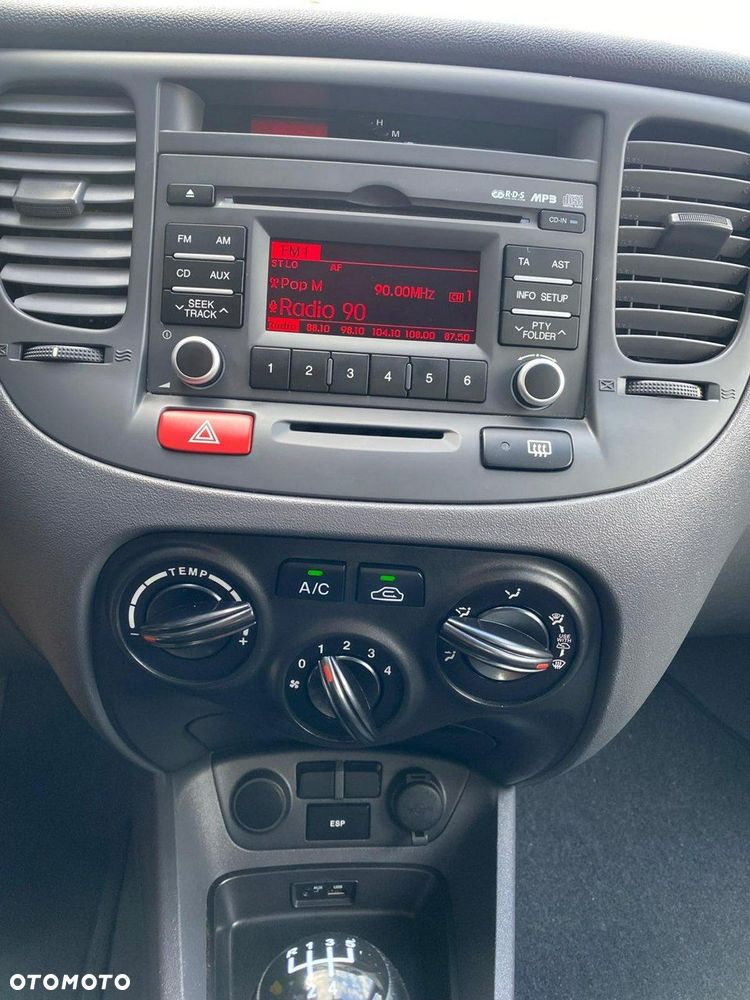 Kia Rio - 9