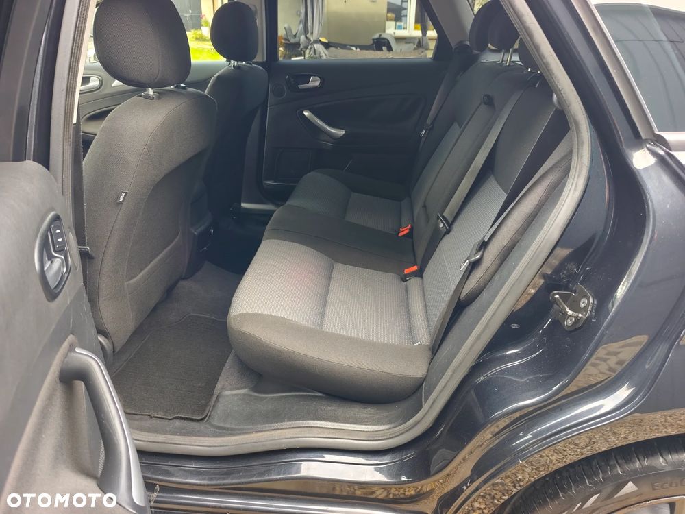 Ford Mondeo 2.0 TDCi Ghia X - 11