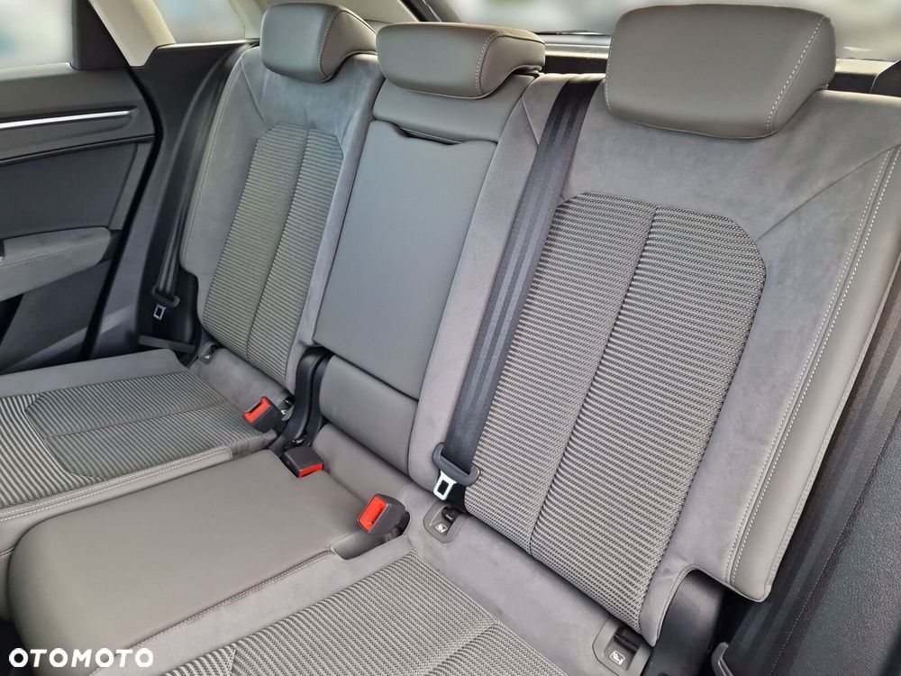 Audi Q3 40 TFSI Quattro S-Line S tronic - 17
