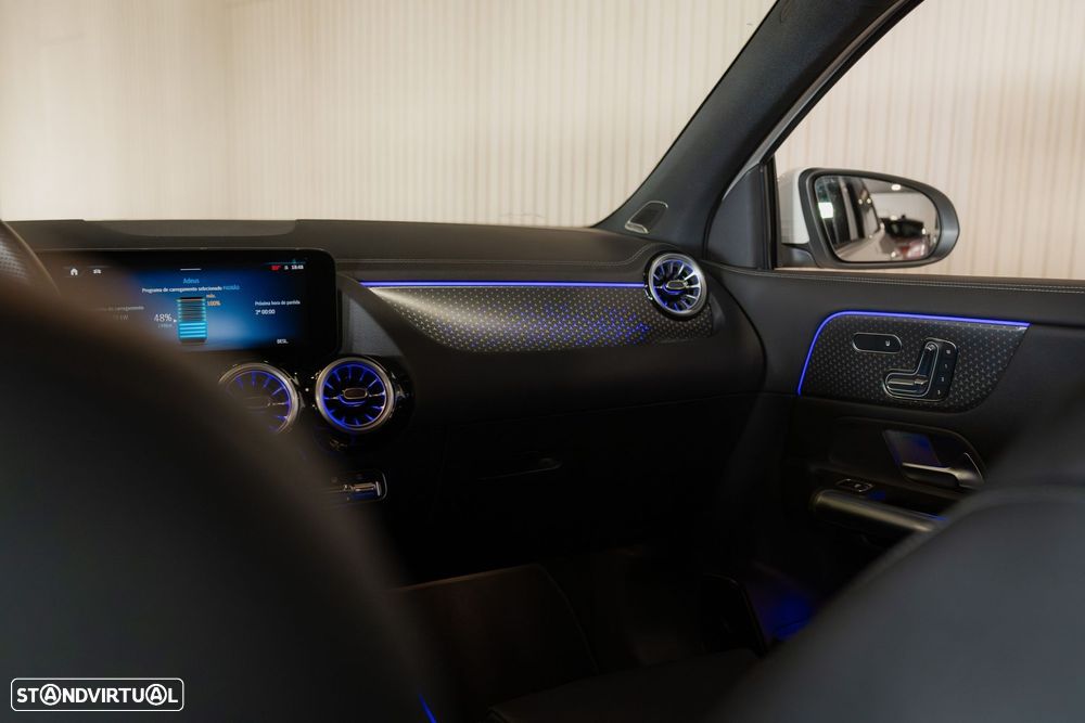 Mercedes-Benz EQA 300 4Matic AMG Line - 43