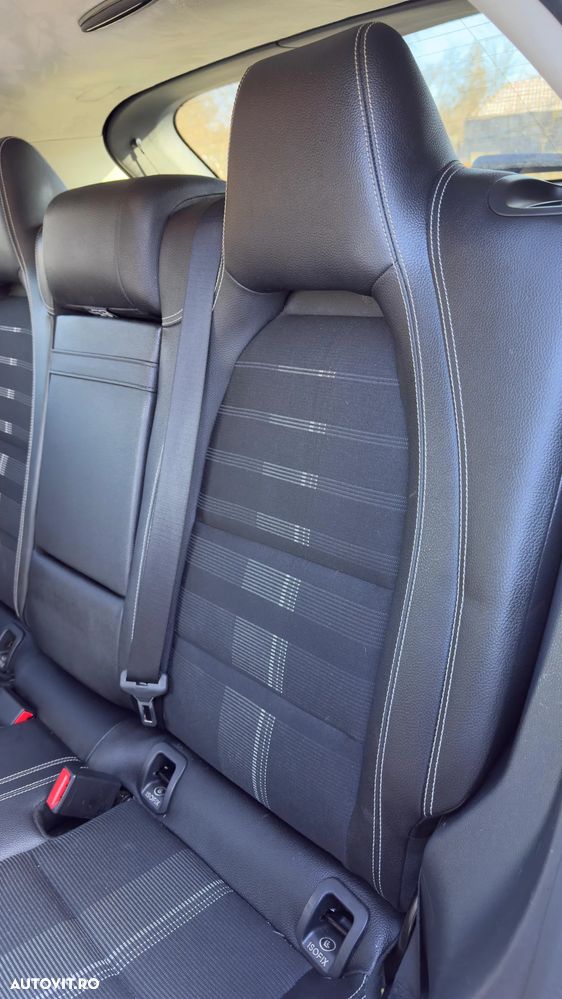 Mercedes-Benz GLA 180 7G-DCT StreetStyle - 15