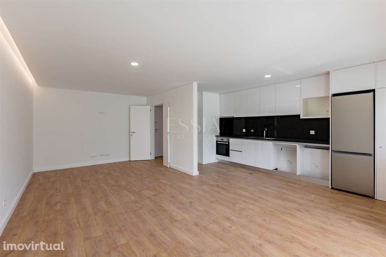 Apartamento T3 Novo com Varanda e Lugar Duplo de Garagem - Grande imagem: 3/36