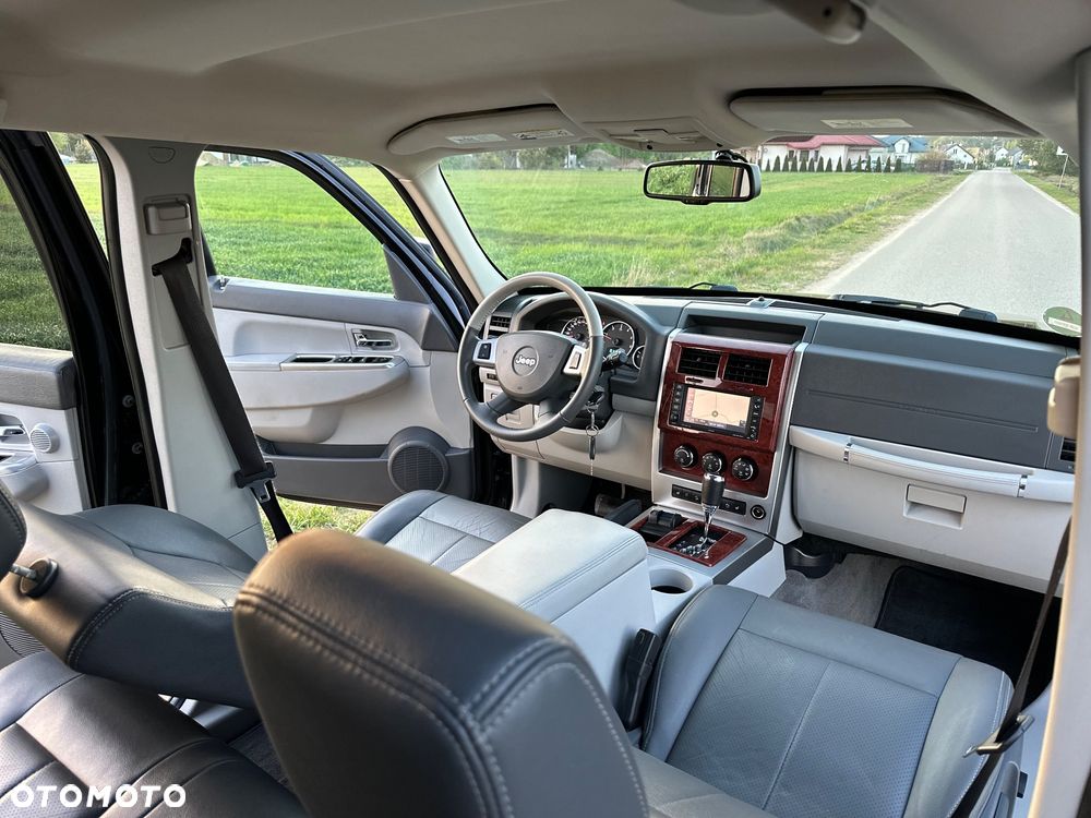 Jeep Cherokee - 5