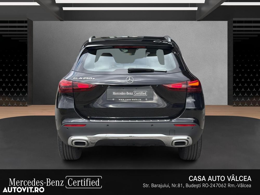 Mercedes-Benz GLA - 4