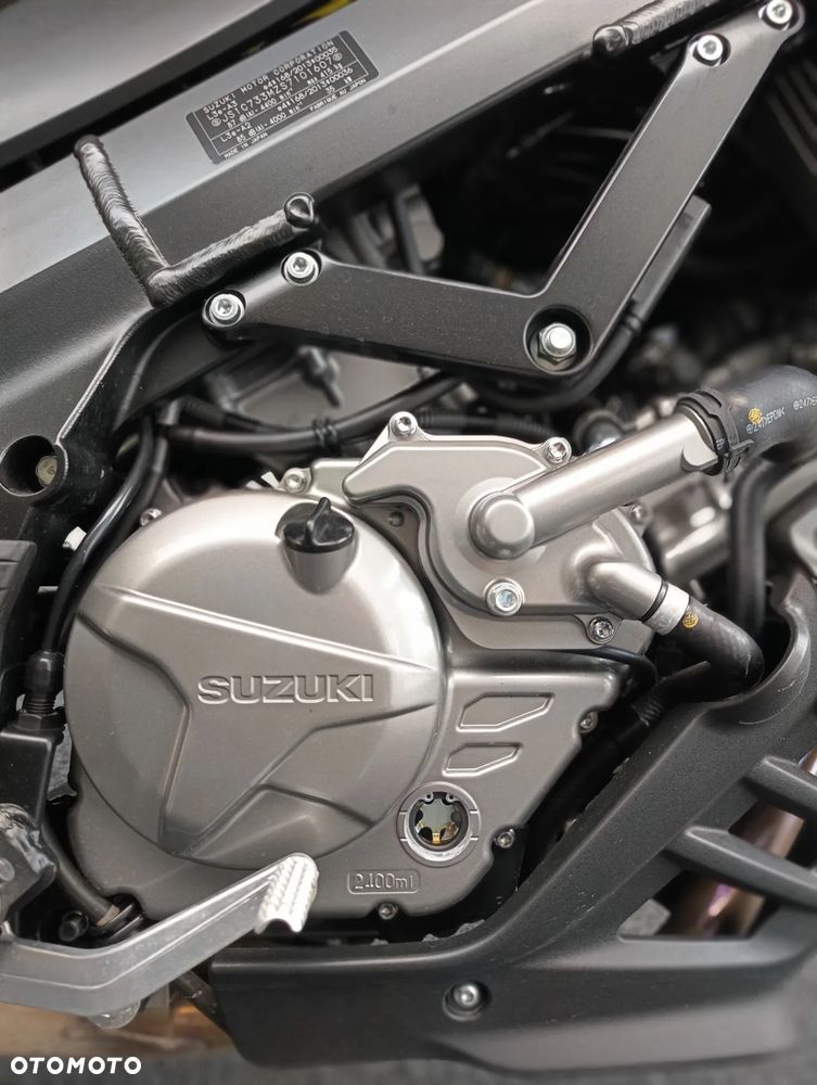Suzuki V-STROM - 9