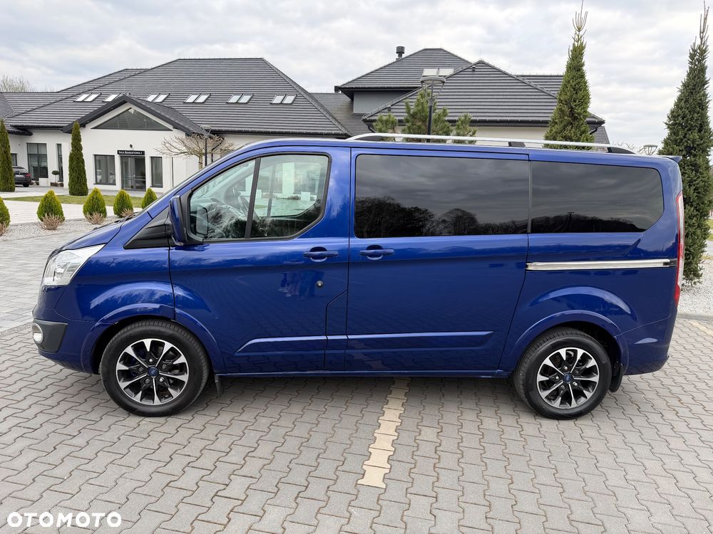 Ford Tourneo Custom - 10