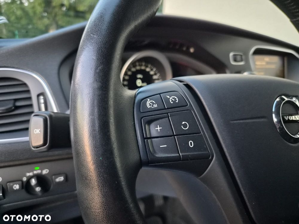 Volvo V40 D2 Kinetic - 19
