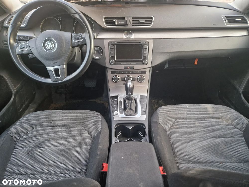 Volkswagen Passat 2.0 TDI Comfortline DSG - 2