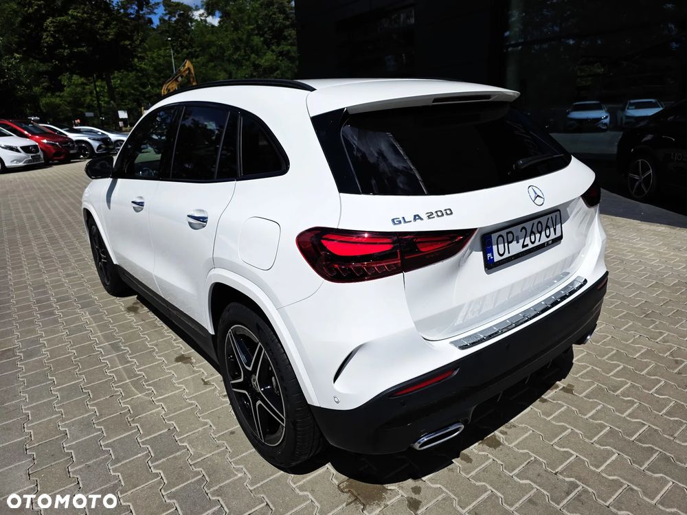 Mercedes-Benz GLA 200 AMG Line - 8