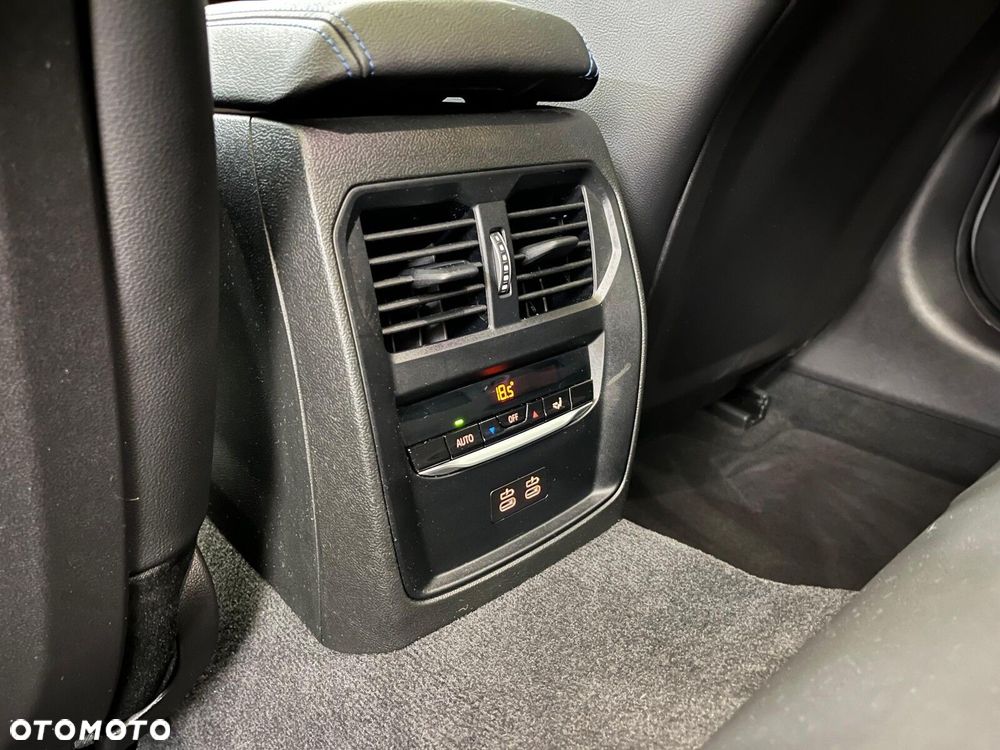 BMW Seria 3 320d xDrive mHEV M Sport sport - 34