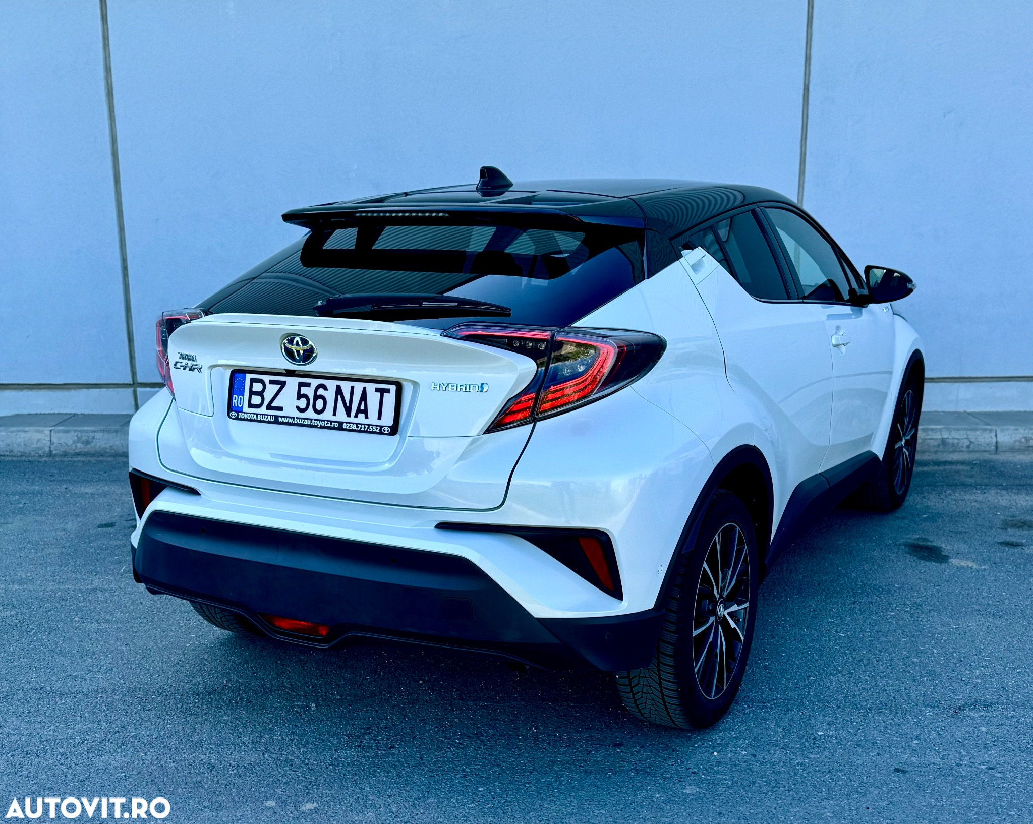 Toyota C-HR 1.8 HSD 122 CP 4x2 CVT C-lassy bi-tone - 4