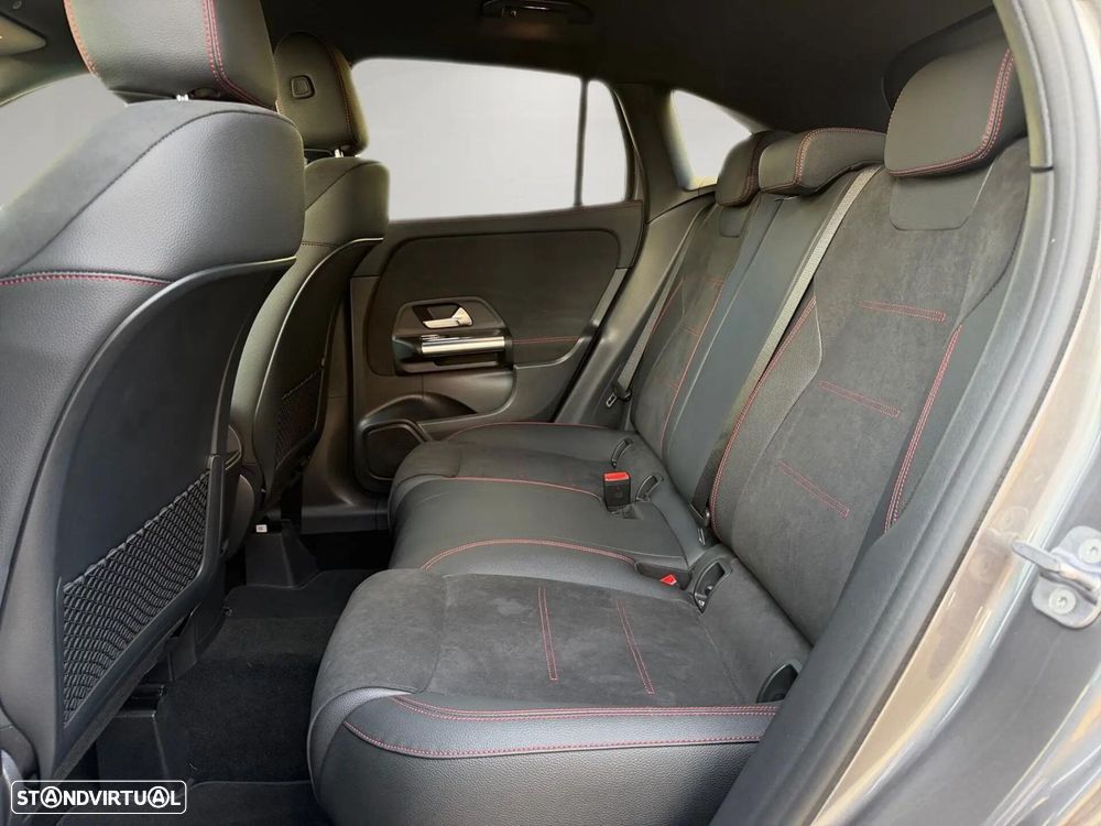 Mercedes-Benz GLA 180 d AMG Line - 11