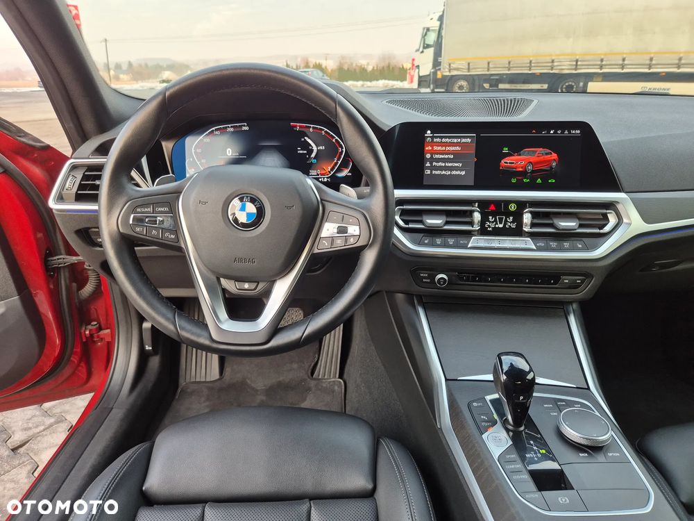BMW Seria 3 330i xDrive Sport Line - 14