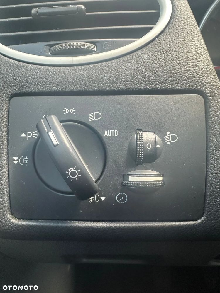 Ford Focus 1.6 TDCi Ghia - 7