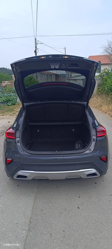 Kia XCeed 1.6 CRDi Tech - 4