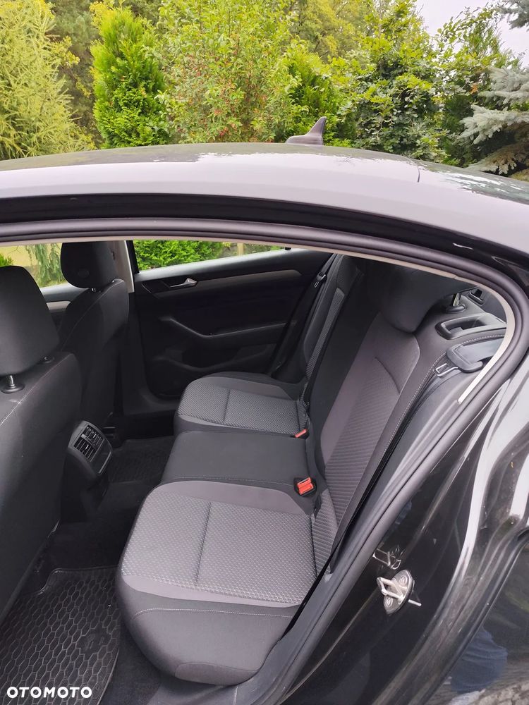 Volkswagen Passat - 7