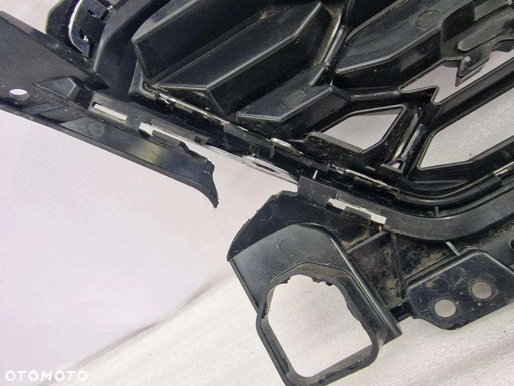 SEAT ARONA FR 6F9 17- ATRAPA / GRILL PRZEDNI PRZÓD , NR 6F9853654A , NR AUKCJI GR78 - 18