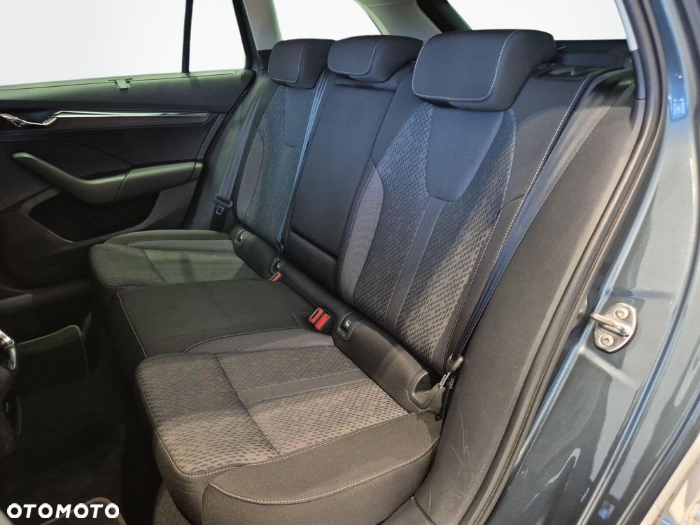 Skoda Octavia 2.0 TDI Style DSG - 33