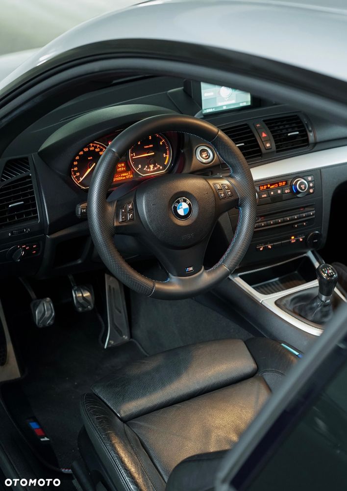 BMW Seria 1 123d Edition Sport - 9
