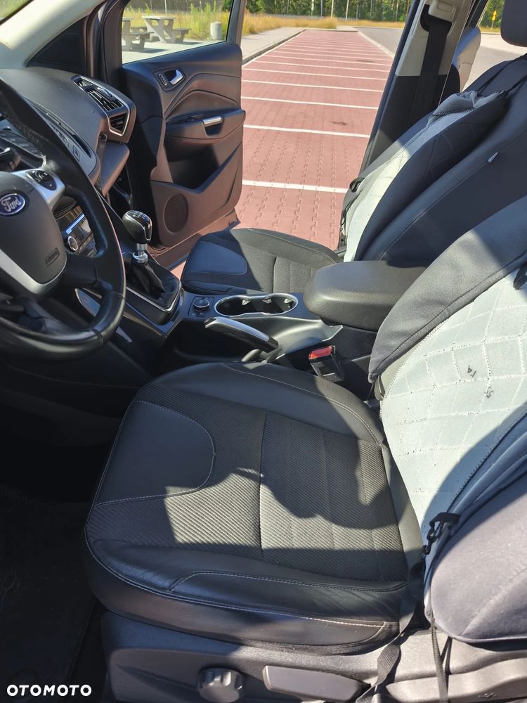 Ford Kuga 2.0 TDCi FWD Titanium - 13