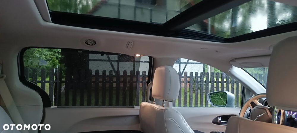 Chrysler Pacifica - 19