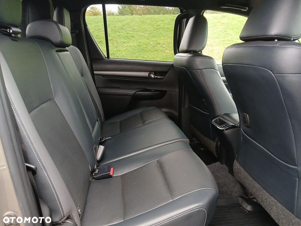 Toyota Hilux 2.8 D-4D Double Cab Invincible Sport 4x4 - 17