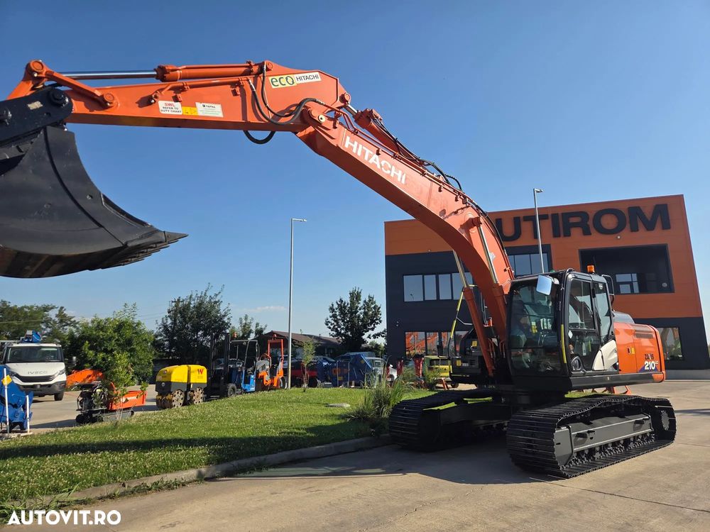 Hitachi ZX210LC-6, 2021, 2.676h, 23,1 tone, CUPLA RAPIDA HIDRAULICA, cupa 1,3mc, 3 pompe hidr, inst picon, camera spate si laterale, antifurt, latime 2,99m, ad sapare 7m, cons mediu 12l/h, lant 90% ok, posibil leasing-STARE CA NOU-PROMOTIE 99.750 Eur+Tva - 19