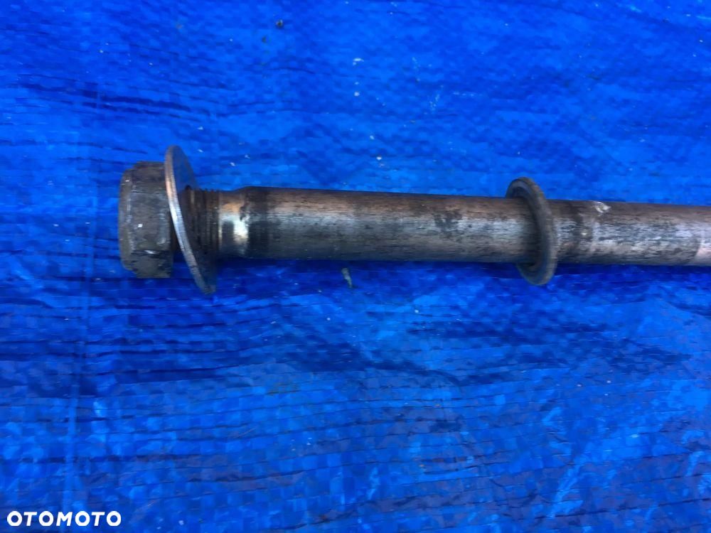 Yamaha FJR 1300 Oś Ośka Koła Śruba 2016r - 2