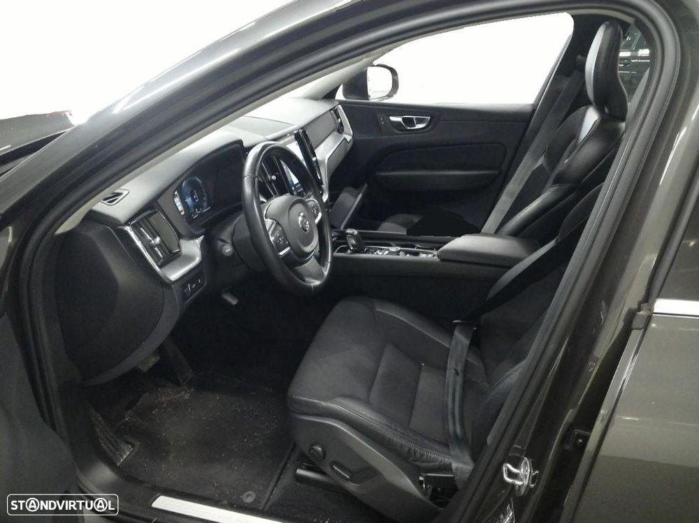 Volvo XC 60 2.0 T8 PHEV Momentum AWD - 4