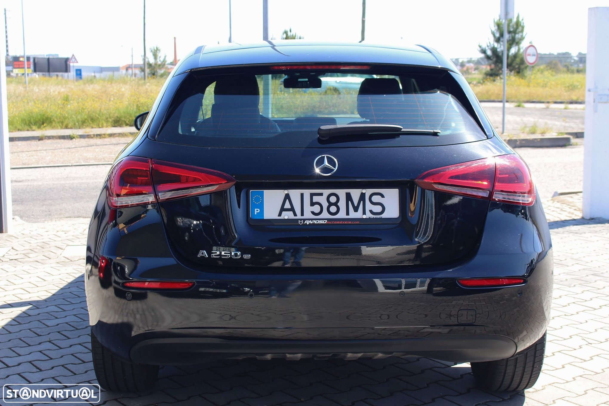 Mercedes-Benz A 250 e Style Plus - 14