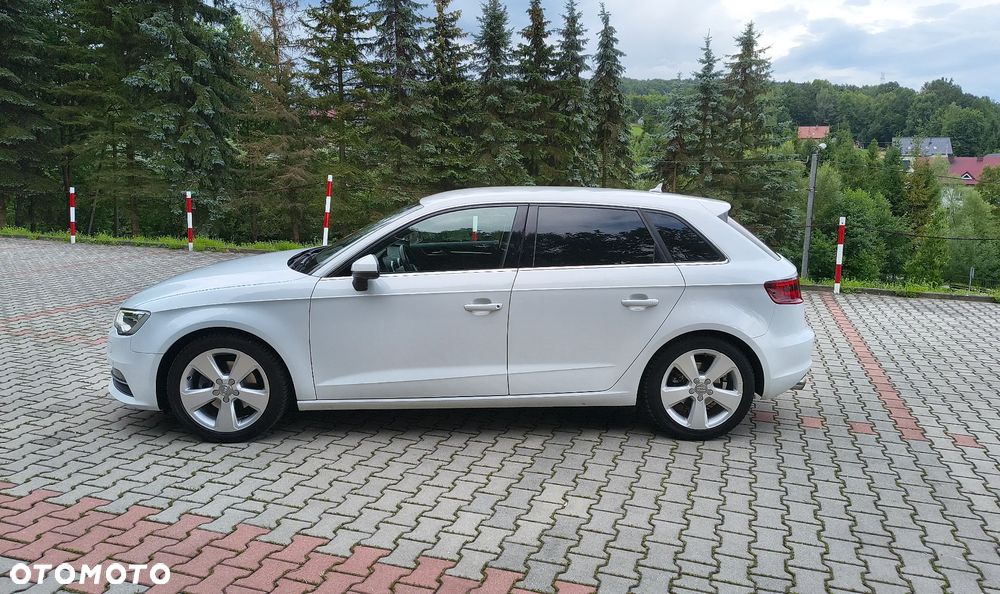 Audi A3 Sportback - 2