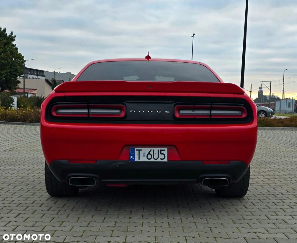 Dodge Challenger ver-5-7-r-t - 8