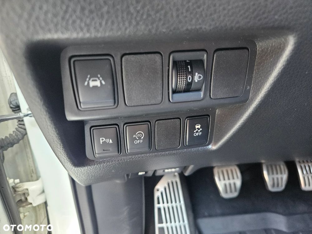 Nissan Qashqai 1.6 DIG-T N-Connecta - 18
