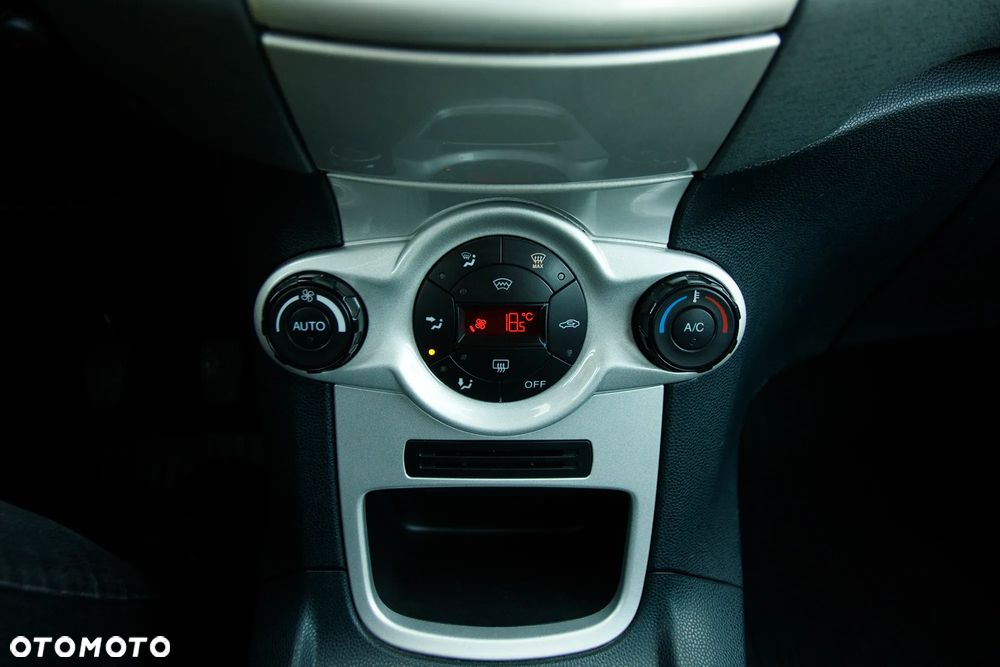 Ford Fiesta 1.25 Titanium EU5 - 23