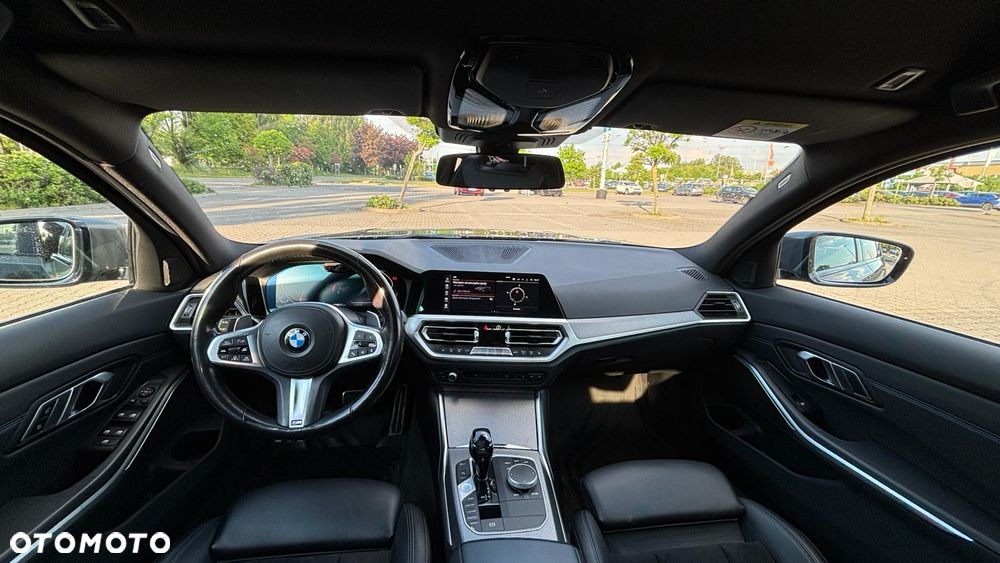 BMW Seria 3 330i xDrive M Sport sport - 9