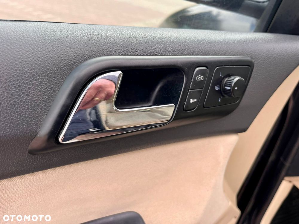 Volkswagen Polo - 12