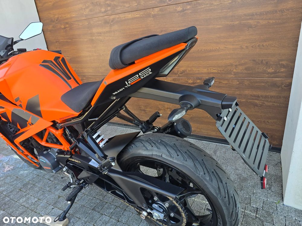 KTM RC 125 - 32